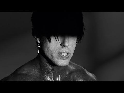 Falling In Reverse - "God Is A Weapon" img
